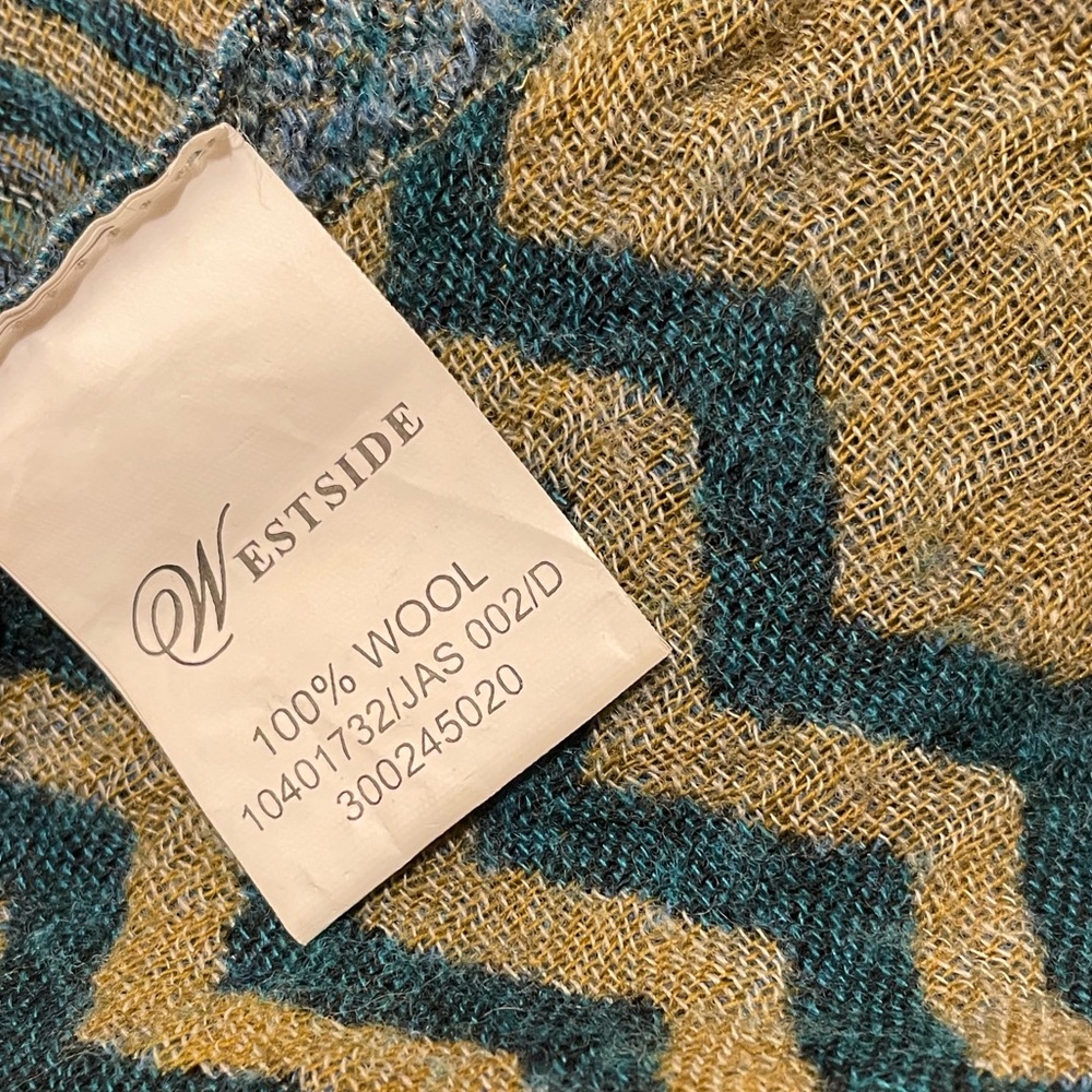 WESTSIDE | 100% Wool Stole/ Shawl | gorgeous chevron pattern - Picture 9 of 9